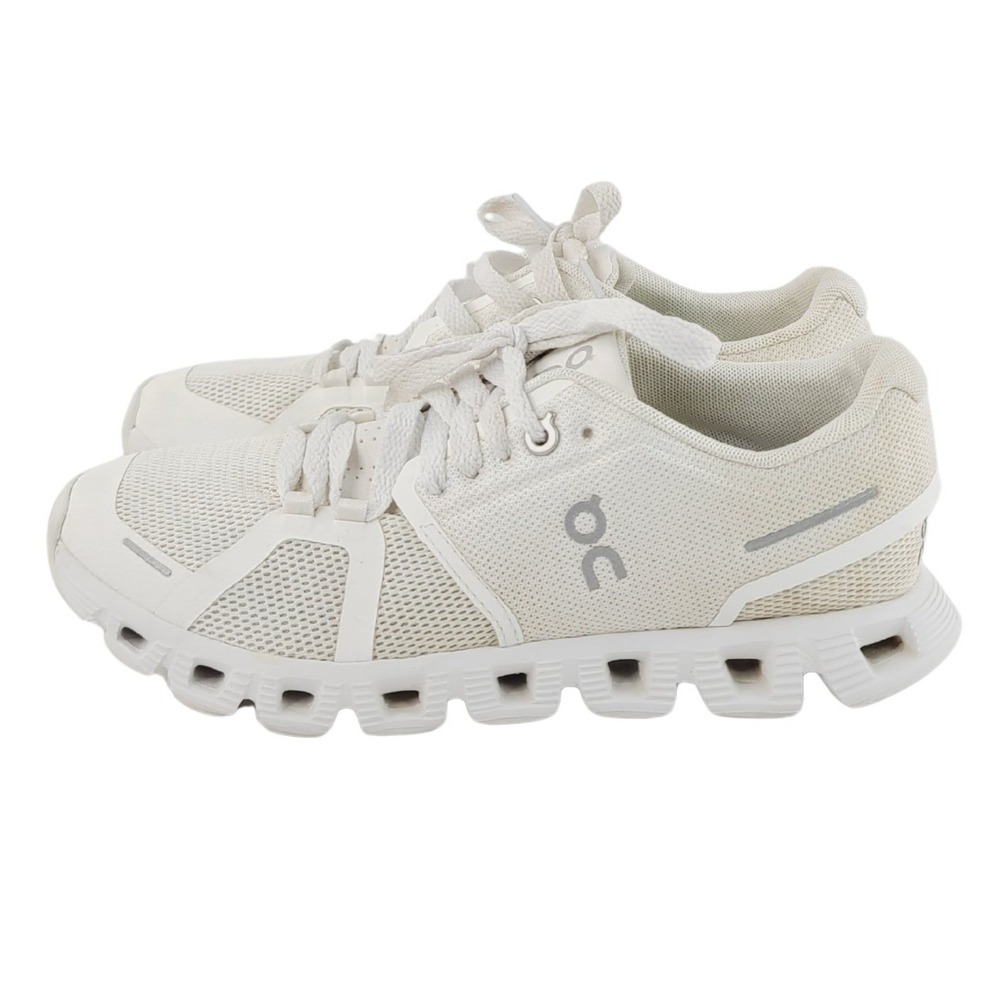 On, All Season Lace Up Low Top Athletic Running Shoes Women Size 6.5 White Ivory